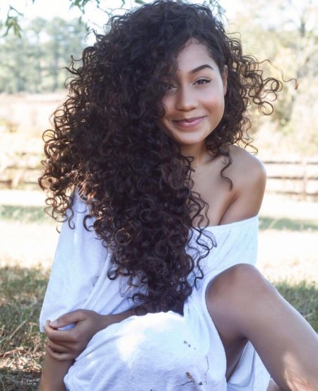 Казахи с кудрявыми волосами