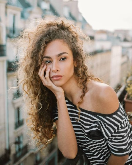 Флавия сантьяго