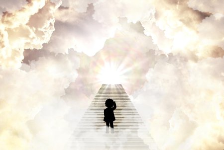 Человек уходит в небо