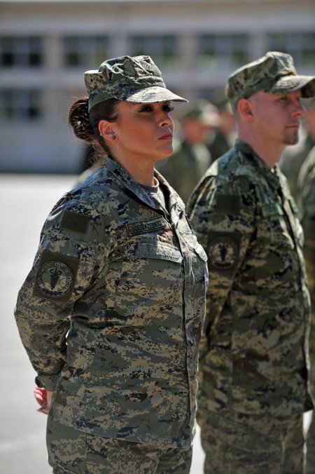 Женщина в военной форме