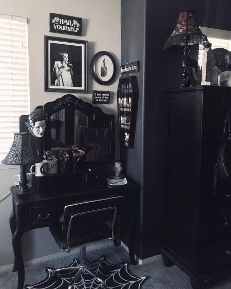 Готическая комната