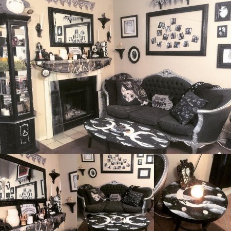 Декор в комнату стиле гот