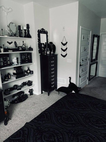 Спальня в готическом стиле