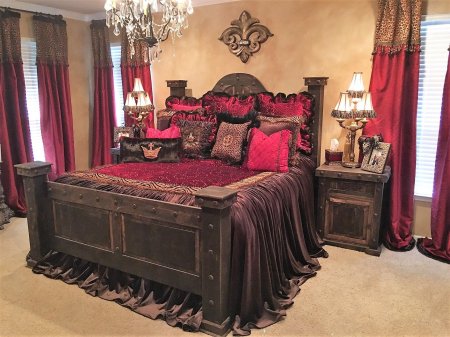 Спальня в викторианском стиле готика красный