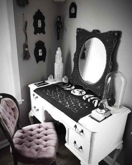 Комната в стиле готика