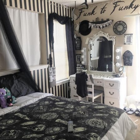 Спальня в готическом стиле