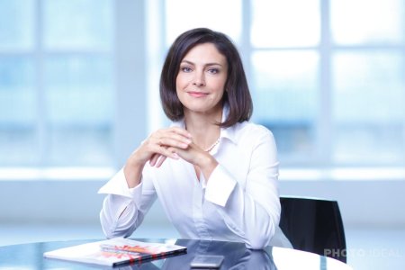 Женский деловой портрет