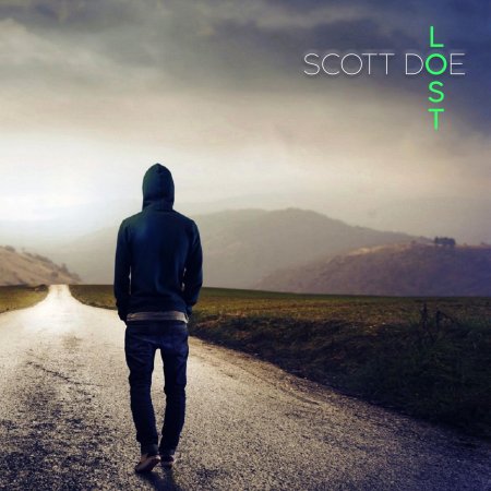 Человек идет спиной