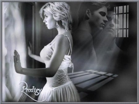 Мужчина скучает по женщине