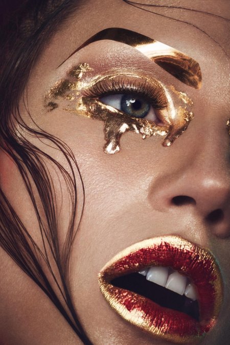 Макияж с золотом