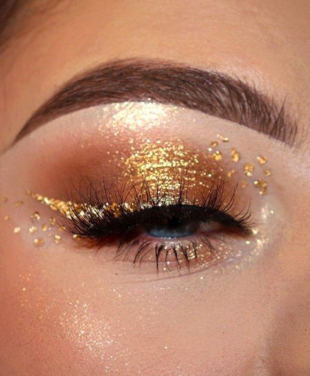 Макияж с золотым блеском