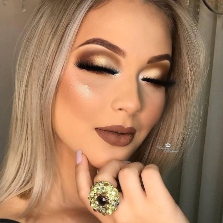 Макияж в золотых тонах