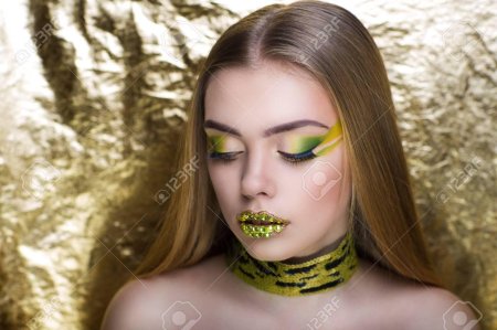 Яркие макияж