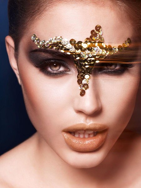 Золотой макияж