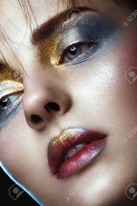 Макияж золотой