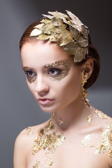 Креативный макияж золото