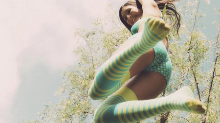 Девушки вид снизу вверх