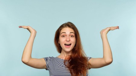 Удивленная девушка