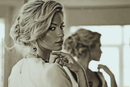 Красивые элегантные блондинки