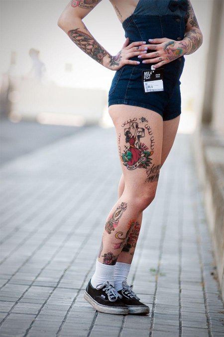 Тату на ногах для девушек
