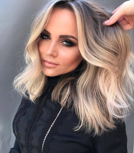 Окрашивание для блондинок с темными корнями