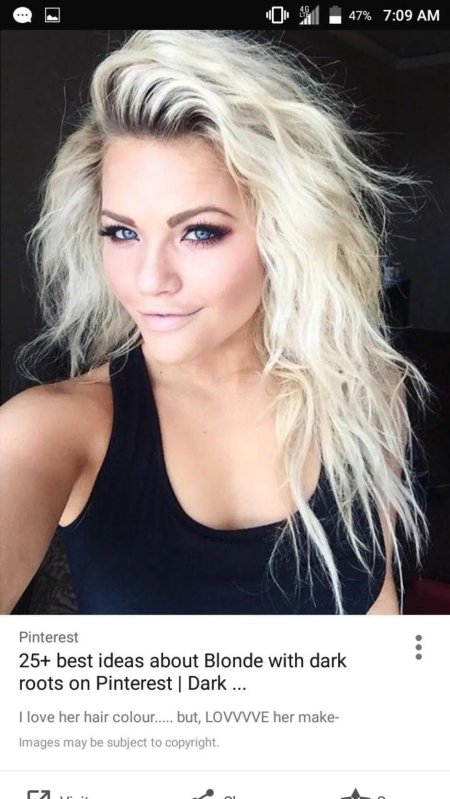 Блондинка с темными корнями