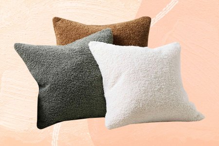 Плюшевая подушка