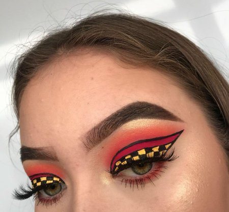 Необычный макияж
