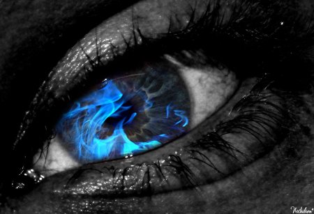 Красивая глаза