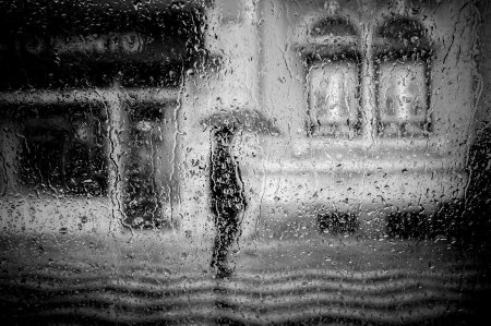 Дождь на окнах