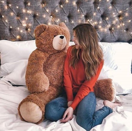 Девушка с мишкой