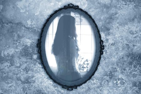 Старинное зеркало