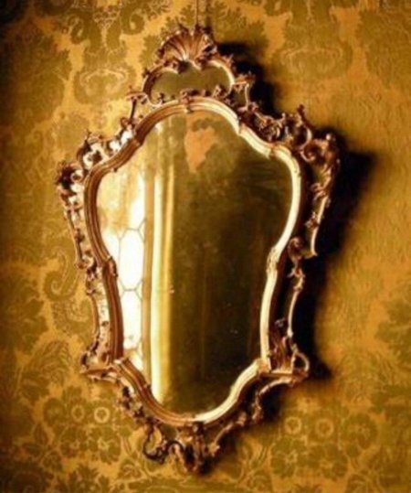 Старинное зеркало