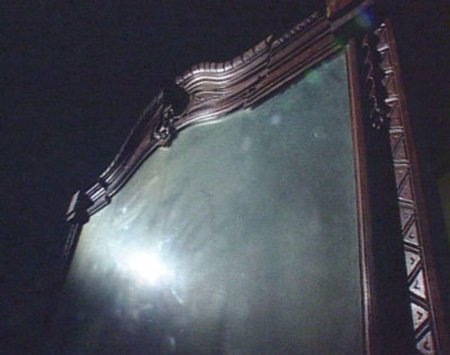 Старинное зеркало