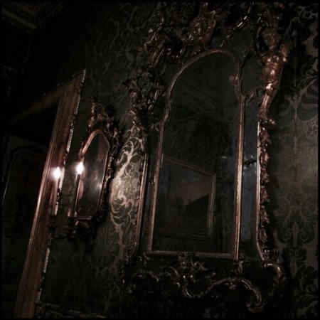 Викторианская готика зеркало