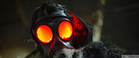 Человек с противогазом