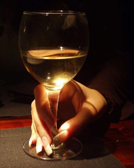 Бокал в руке