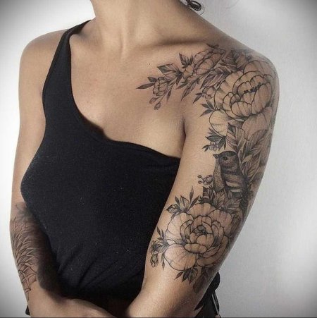 Тату женская