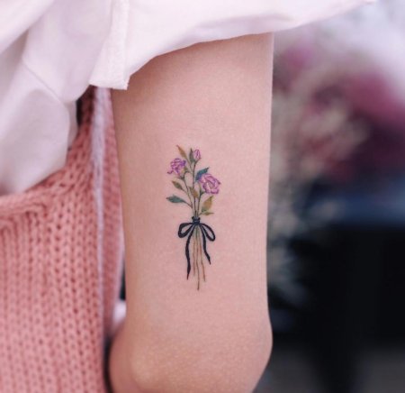 Небольшая тату для девушки
