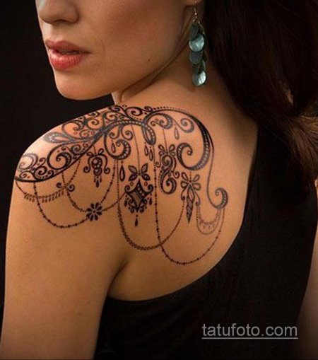 Тату женская