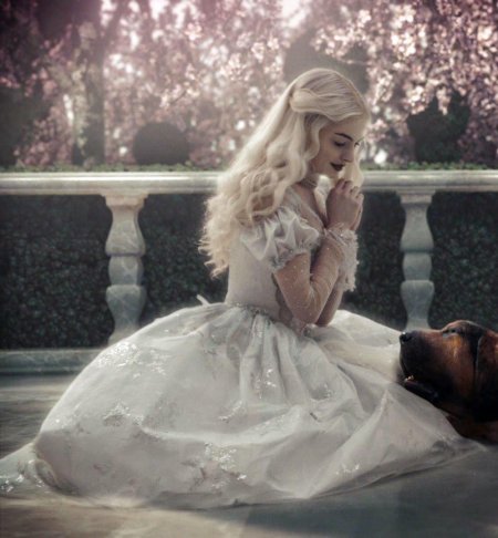 Белая королева энн хэтэуэй