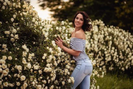 Приятная девушка