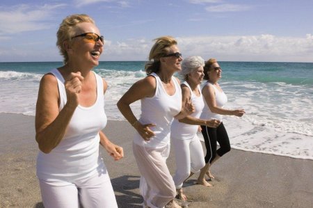 Старушки на море