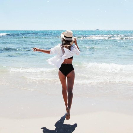 Позы для фотосессии на пляже