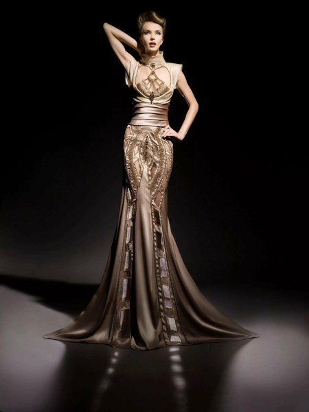Шикарное вечернее платье
