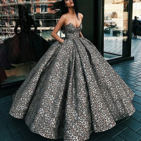 Пышное вечернее платье