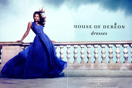 Девушка в красивом платье