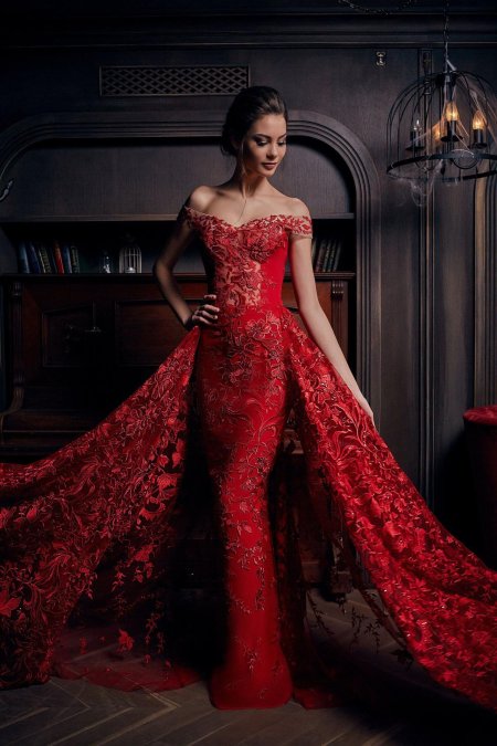Роскошное вечернее платье
