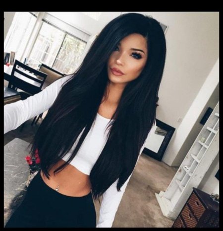 Девушки счерны и волосами