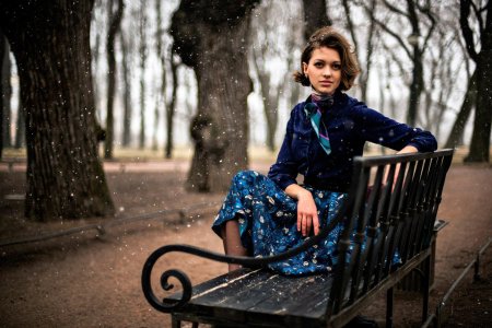 Фотосессия на лавочке в парке